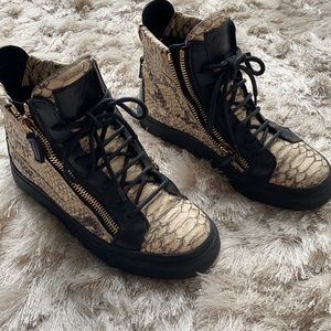 Guisippi high top snake skin